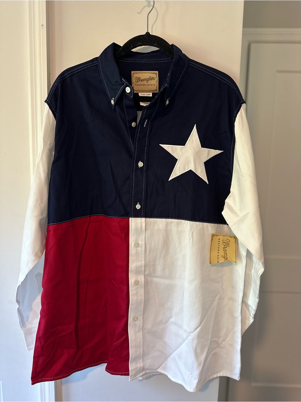 Wrangler Men’s Colorblock Star Button-Down Shirt - Navy/White/Red